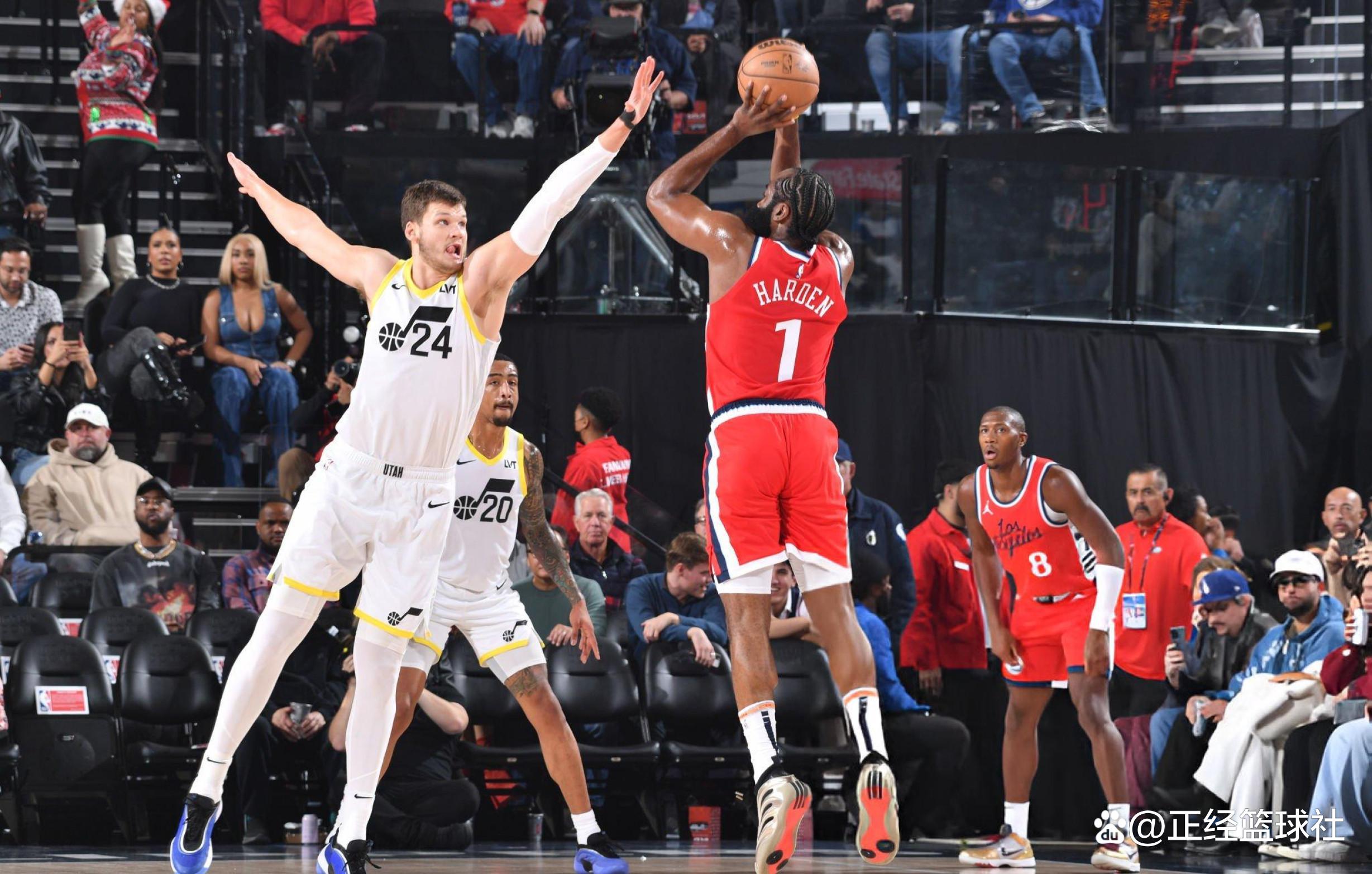 休斯顿火箭决赛鏖战曼城，哈登砍下22记关键球，全场沸腾的简单介绍